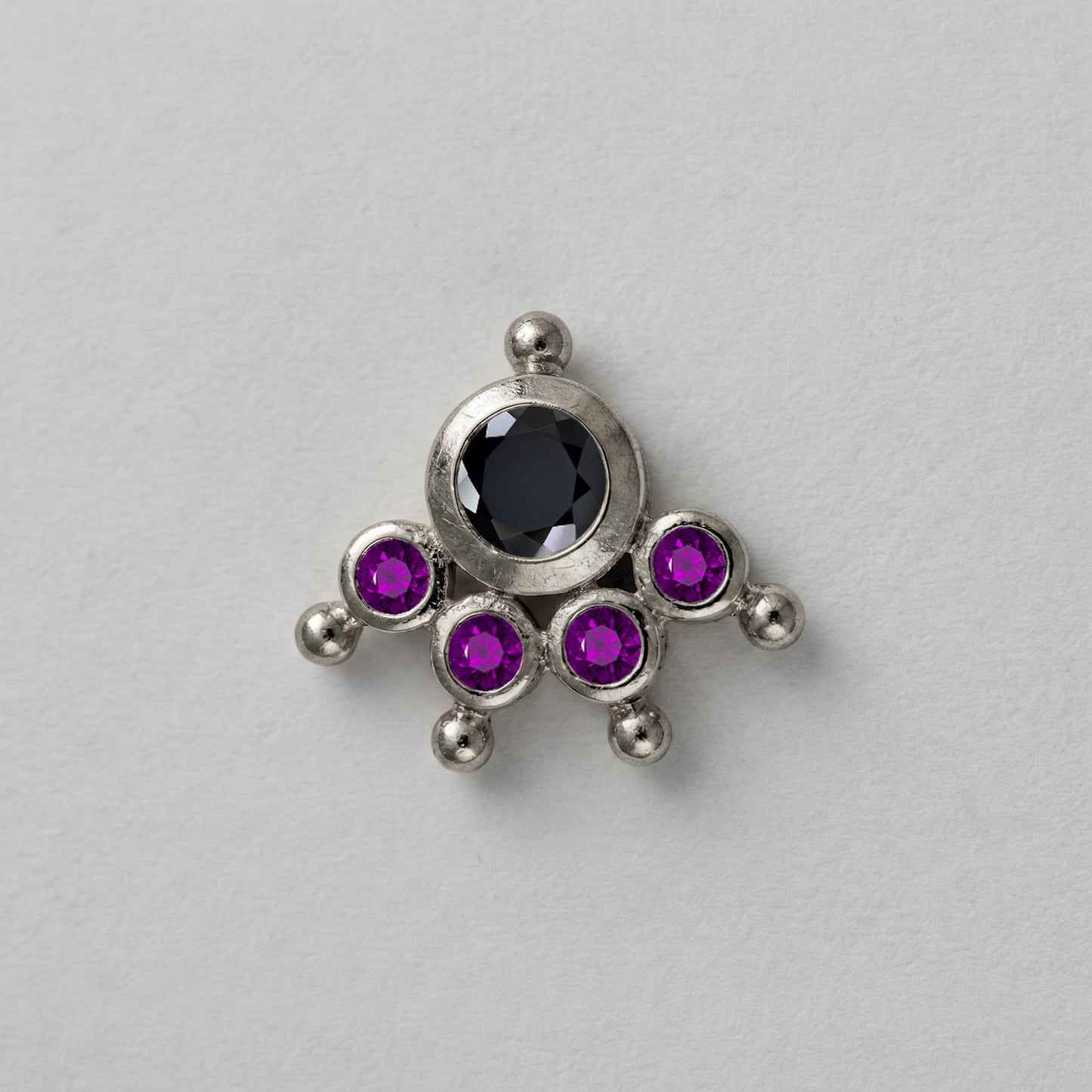 MOOKUTHI BLACK STONE SILVER NOSEPIN