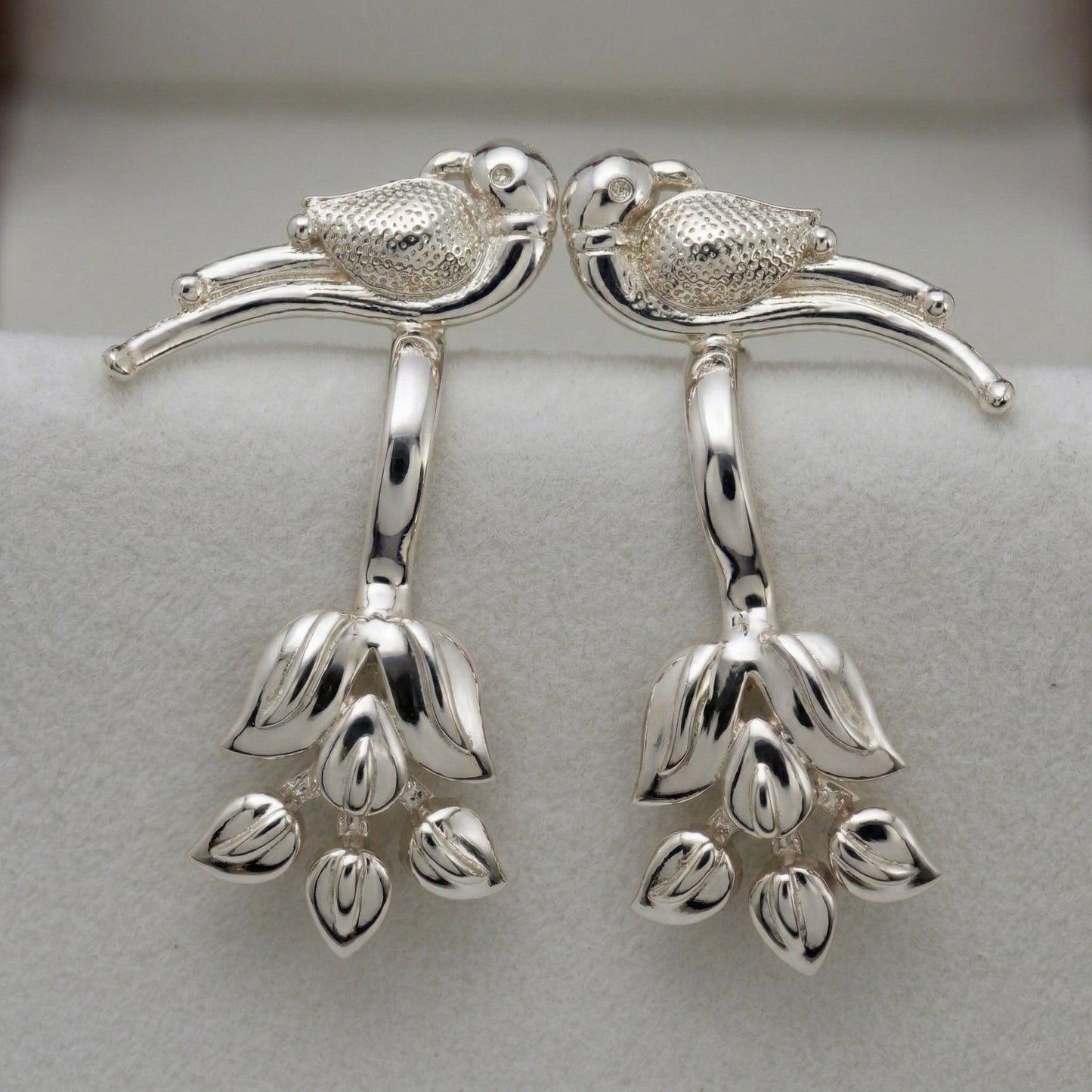 Silver Bugadi Flower Leaf Parrot Top Clipon Gold Design