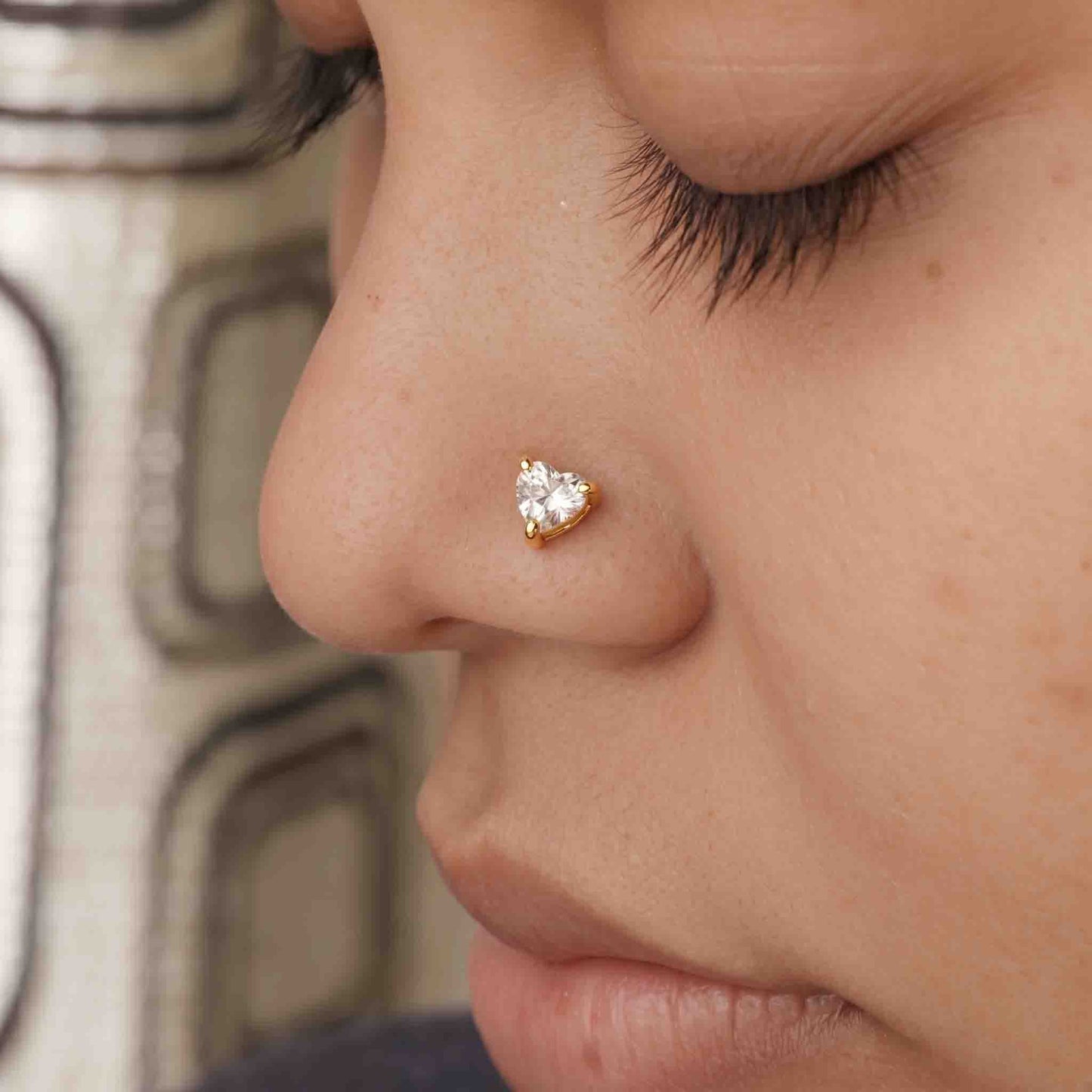 Silver Stone Heart Nose pin
