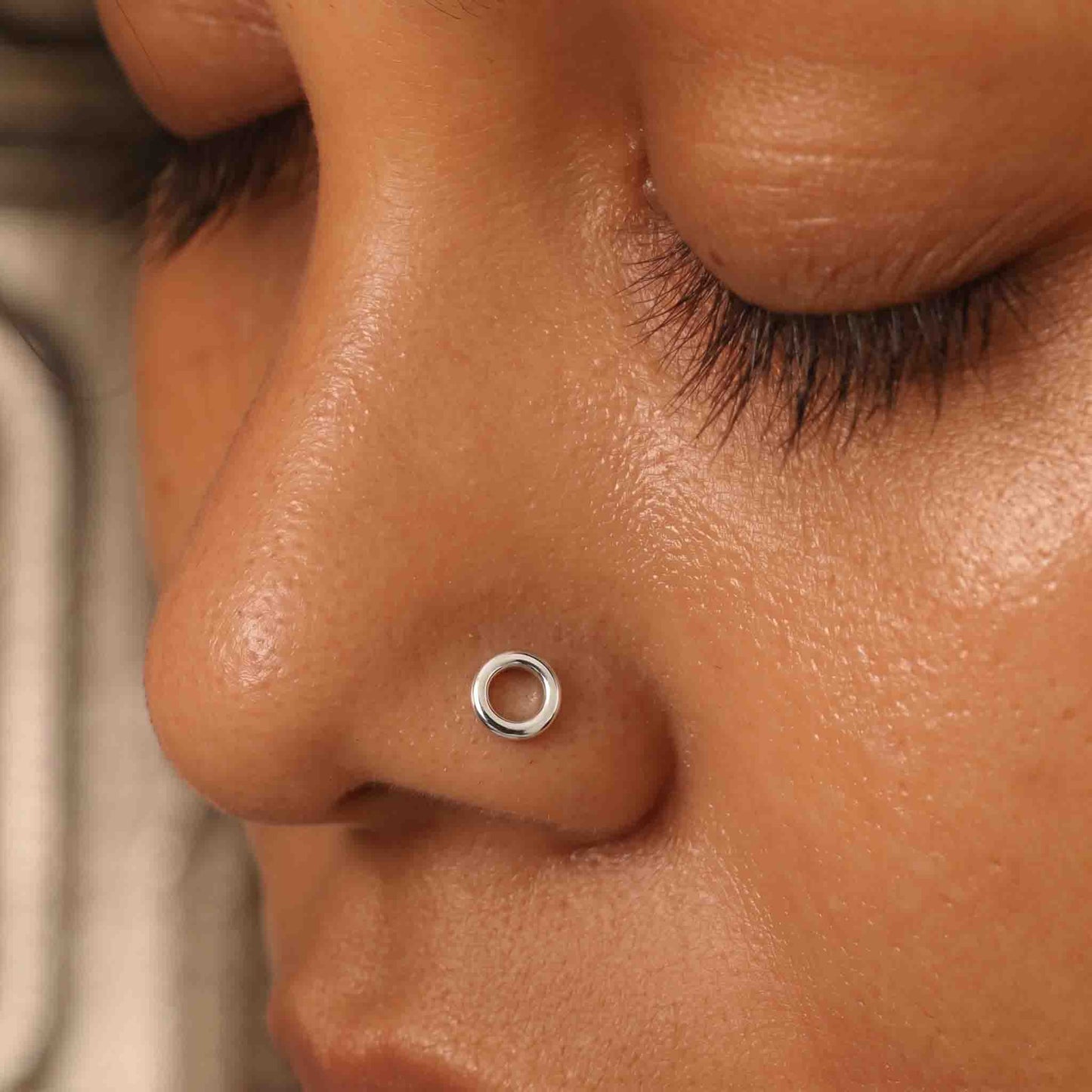 Silver Hollow Circle Nose pin