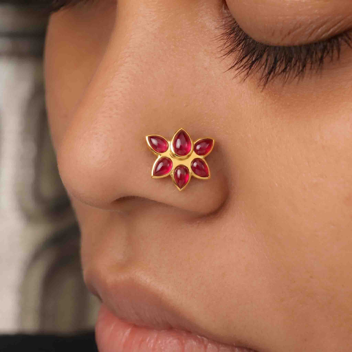 Silver Red Kemp Lotus Nose pin