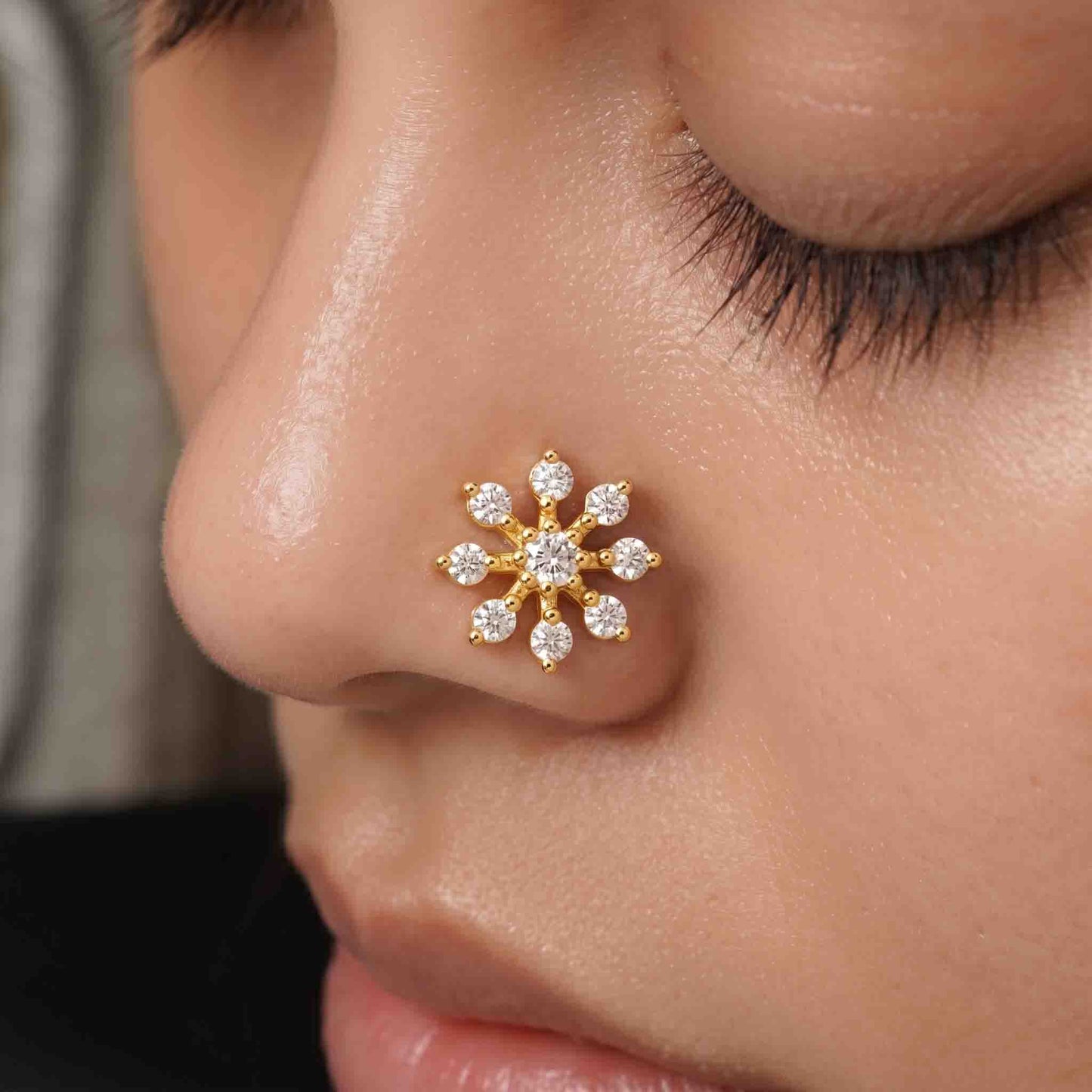 Silver Dyuti Nose pin