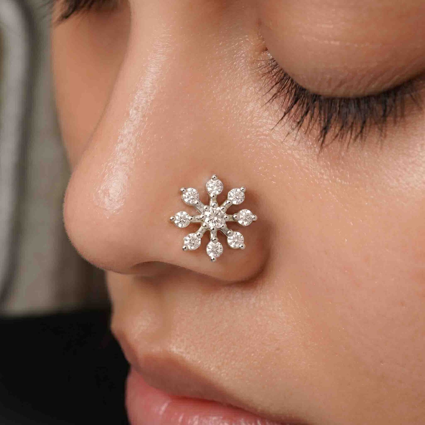 Silver Dyuti Nose pin