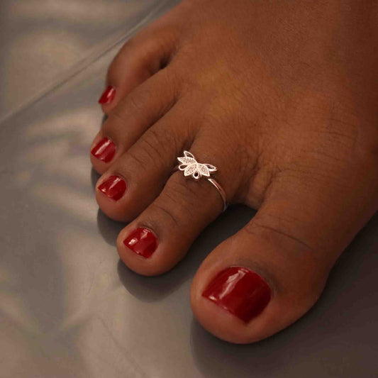 Silver Thamarai Toe Ring