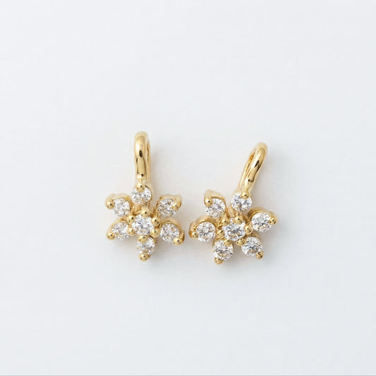 Silver Bugadi Charm 7 Stone Flower
