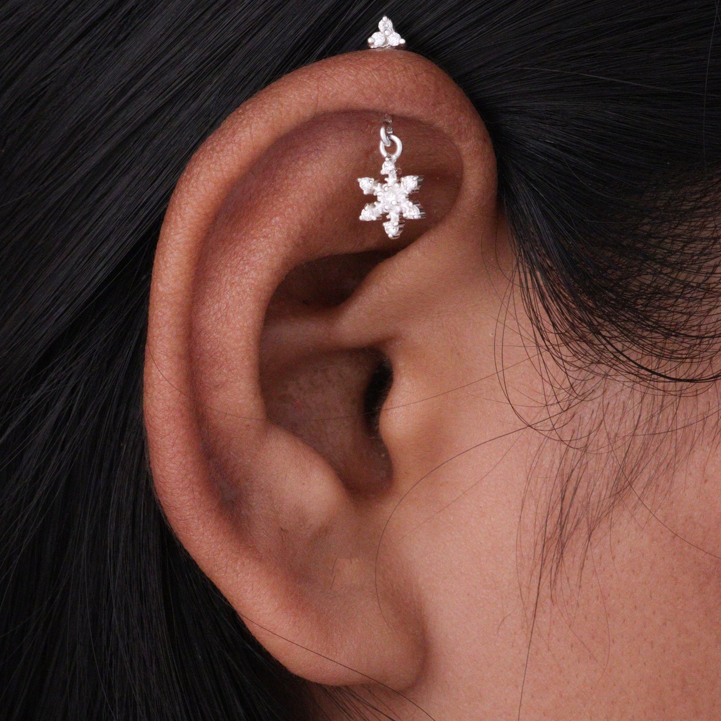 SILVER 6 STONE FLOWER2 HANGING BUGADI