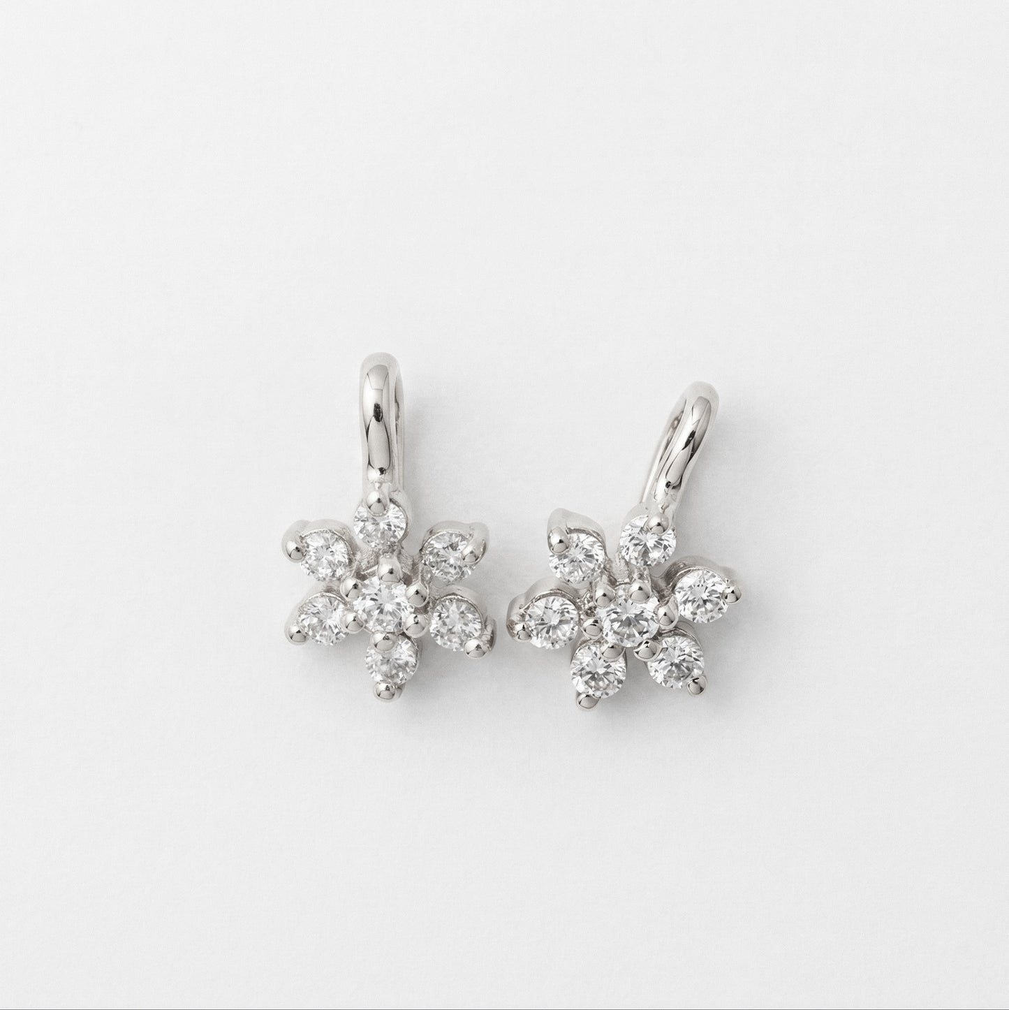 Silver Bugadi Charm 7 Stone Flower