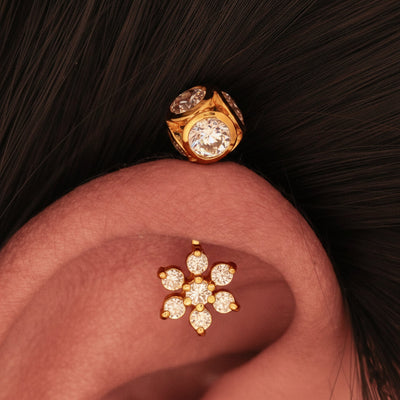 Silver Bugadi 7 Stone Flower Stone Ball Top Gold Diamond Design