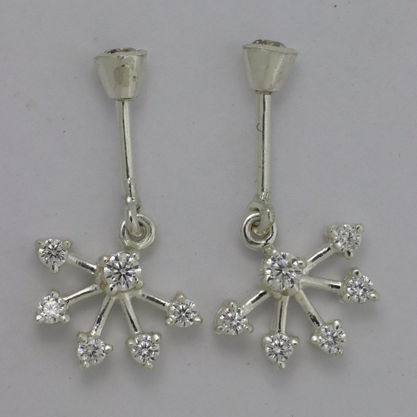 Silver Bugadi 6 Stone Fan Hanging Stone Bezel Top Diamond Design