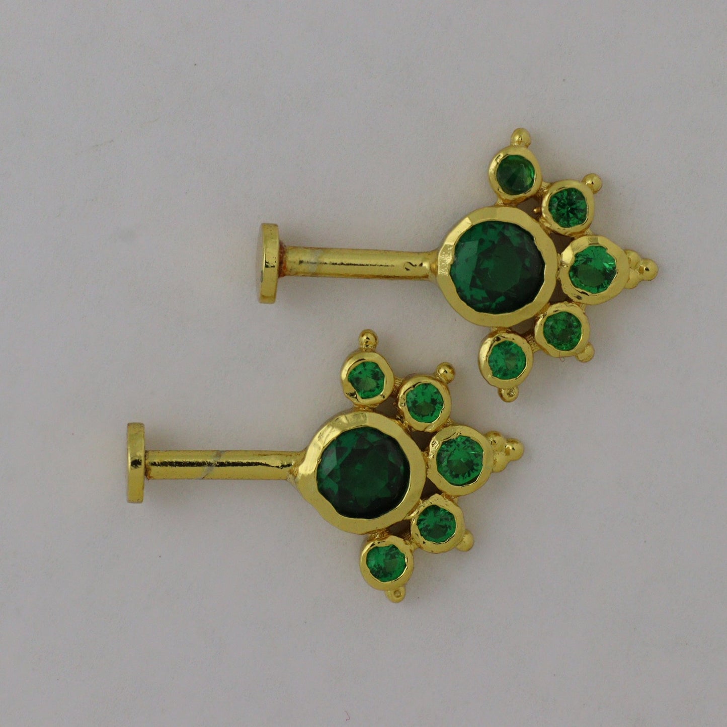 Silver Bugadi 6 Stone Mookuthi Flat Top Gold Green Emerald Design