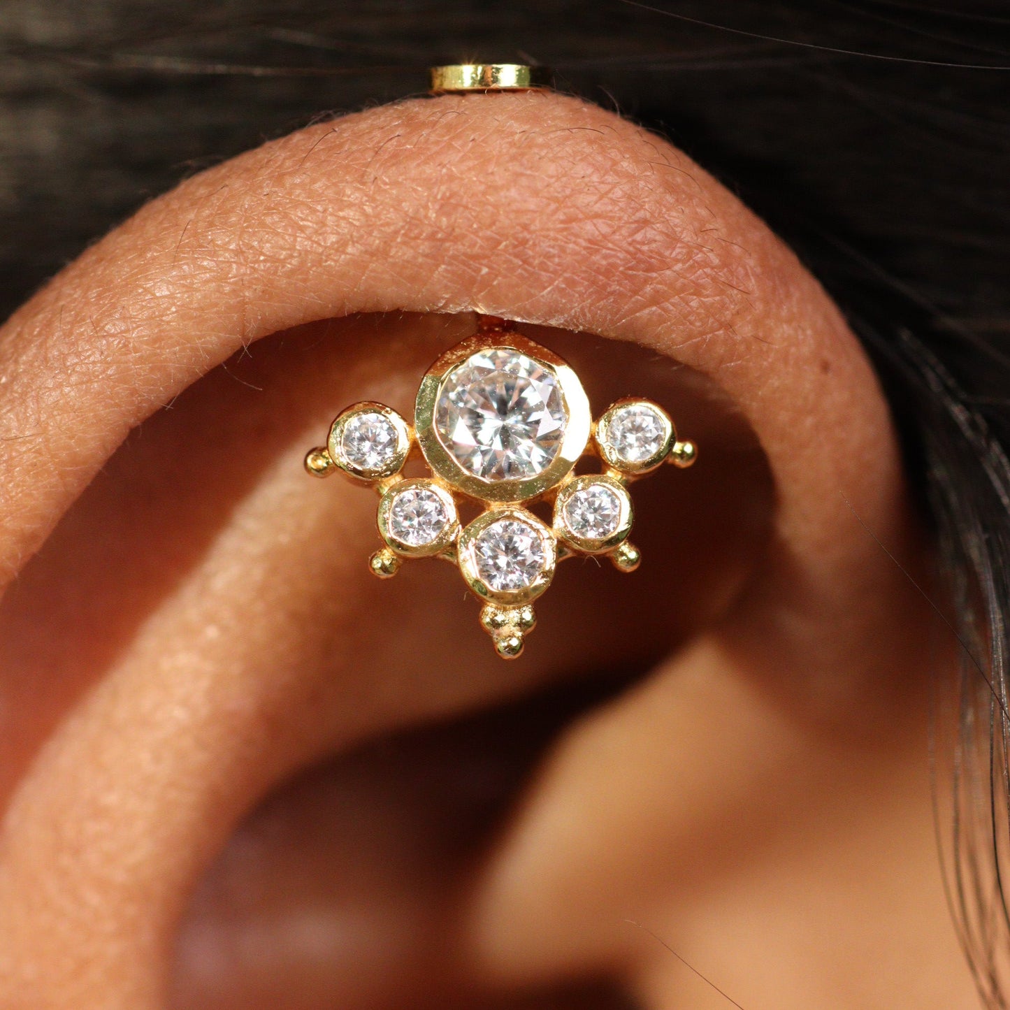 Silver Bugadi 6 Stone Mookuthi Flat Top Gold Diamond Design