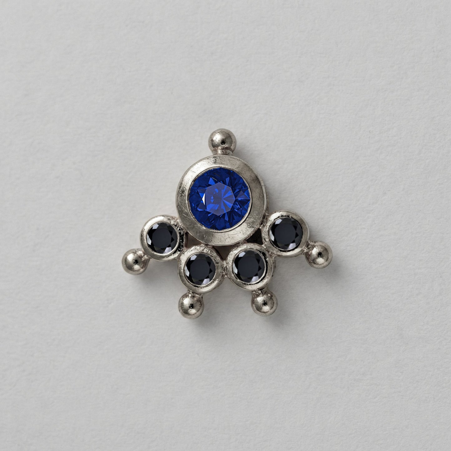 MOOKUTHI BLUE STONE SILVER NOSEPIN