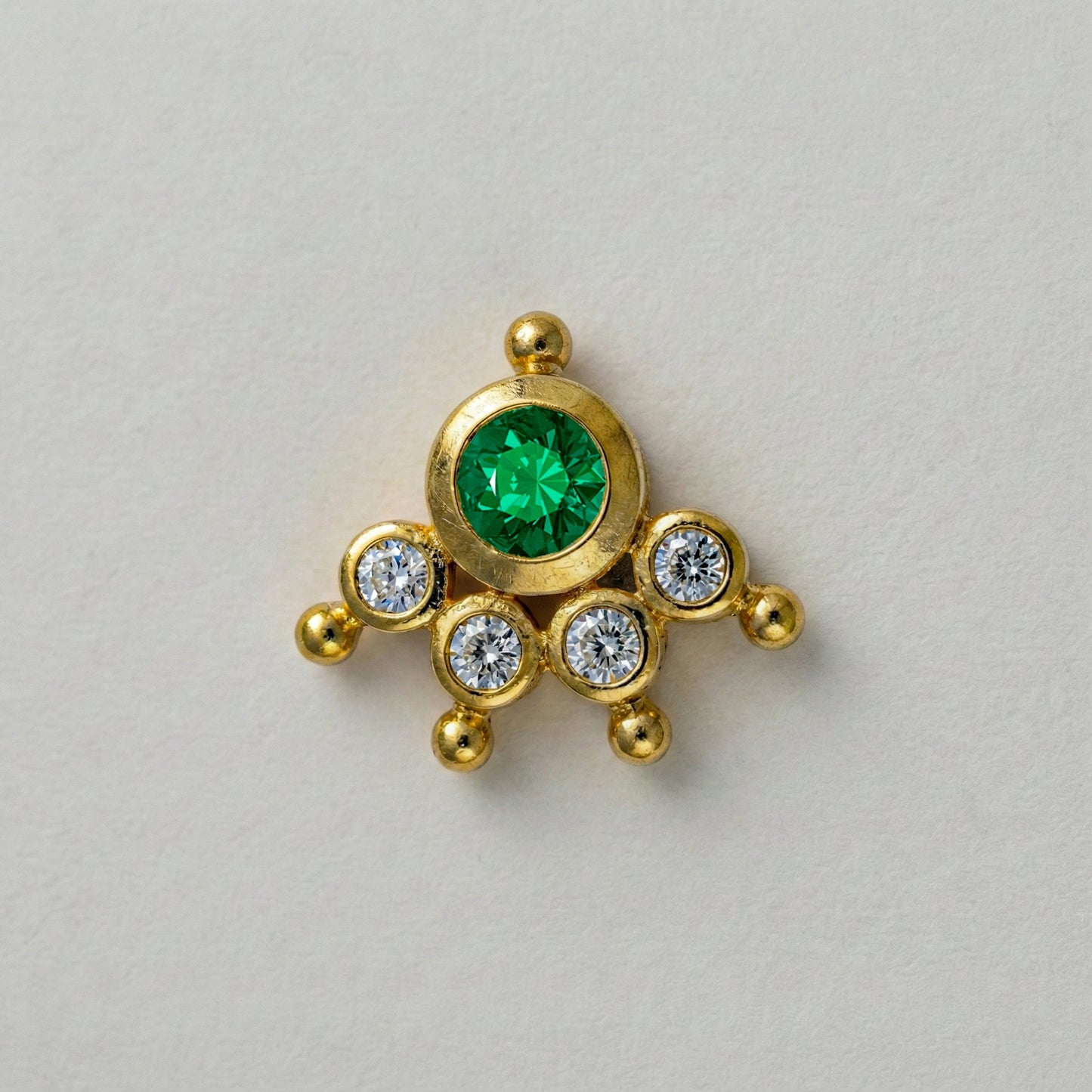 MOOKUTHI GREEN STONE GOLD PLATED NOSEPIN