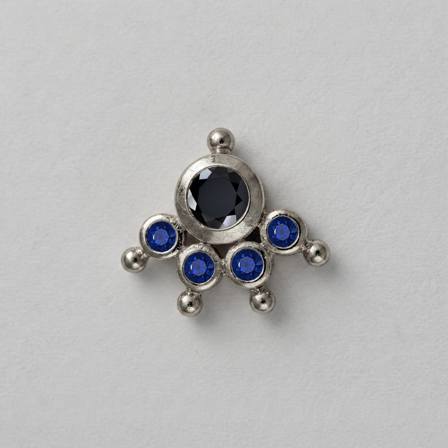 MOOKUTHI BLACK STONE SILVER NOSEPIN