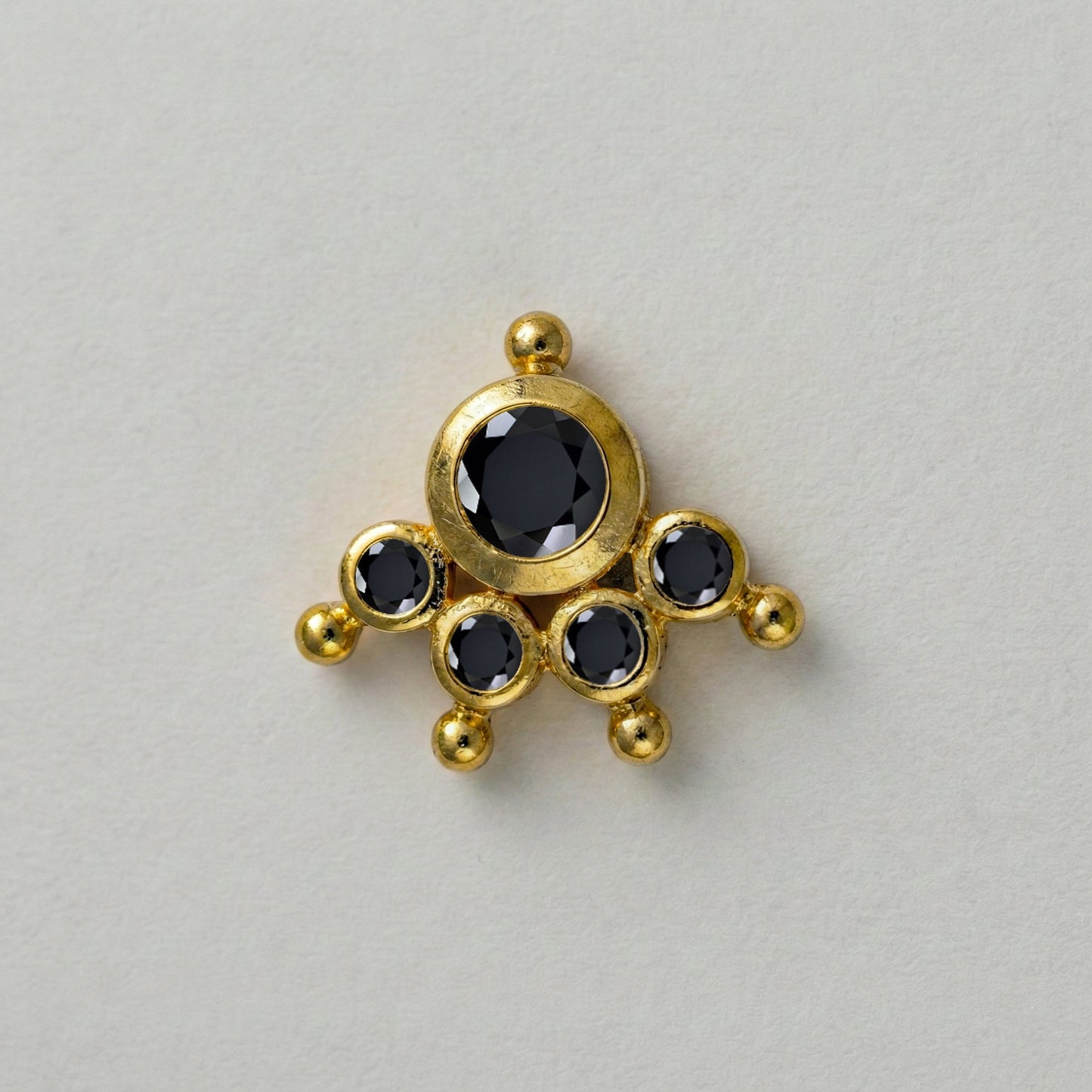 MOOKUTHI BLACK STONE GOLD PLATED NOSEPIN