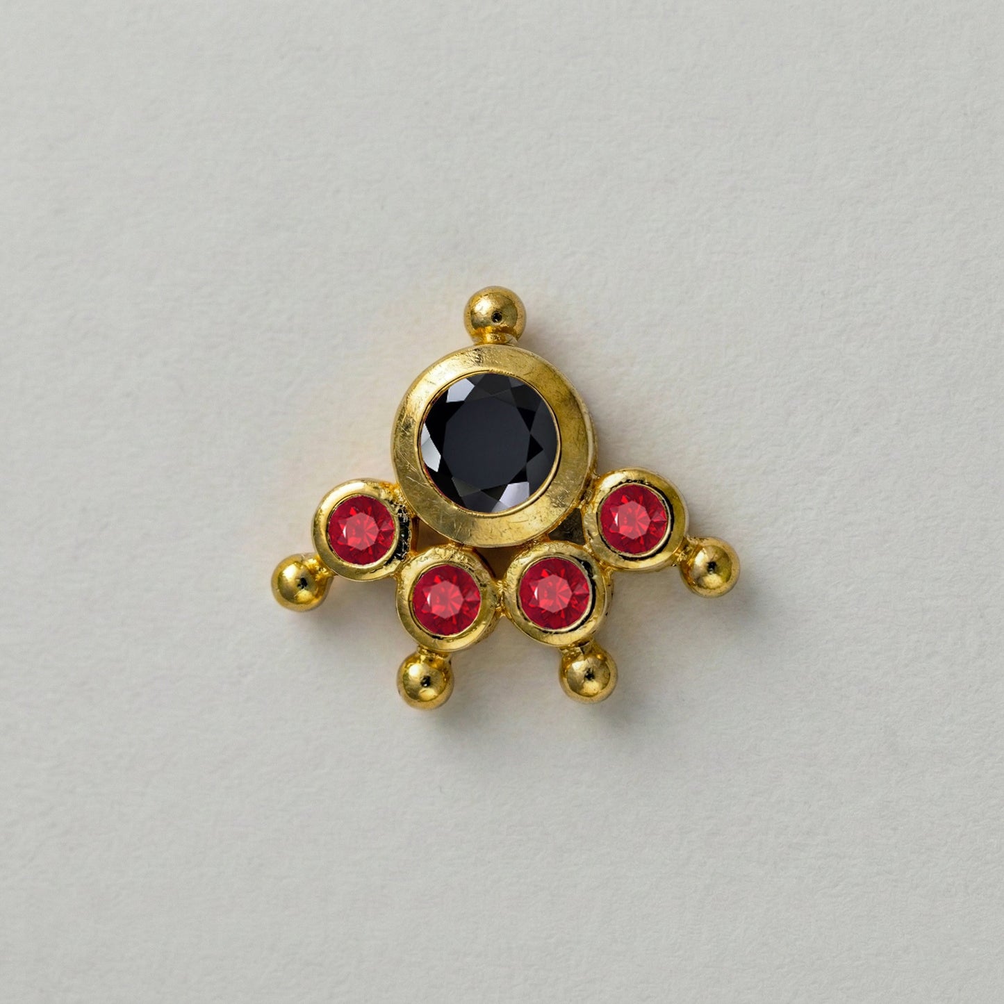 MOOKUTHI BLACK STONE GOLD PLATED NOSEPIN