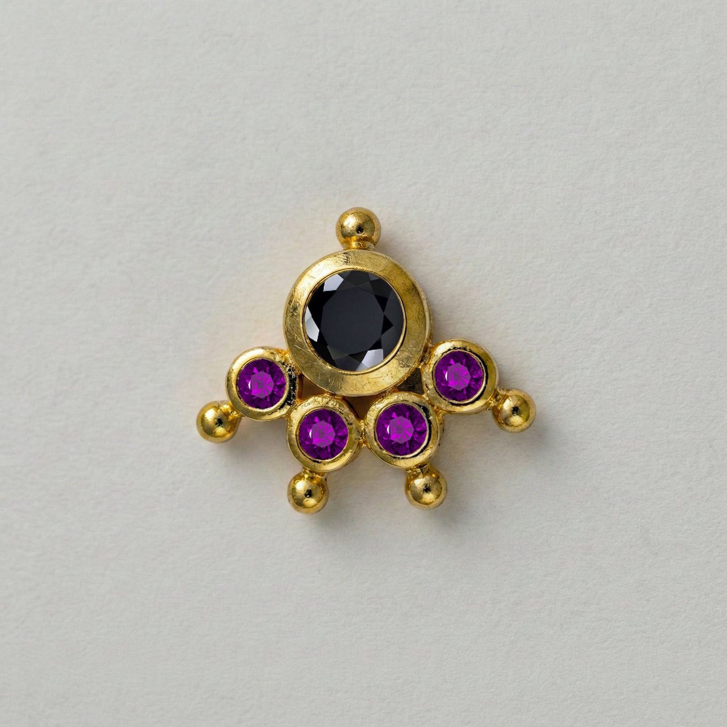 MOOKUTHI BLACK STONE GOLD PLATED NOSEPIN