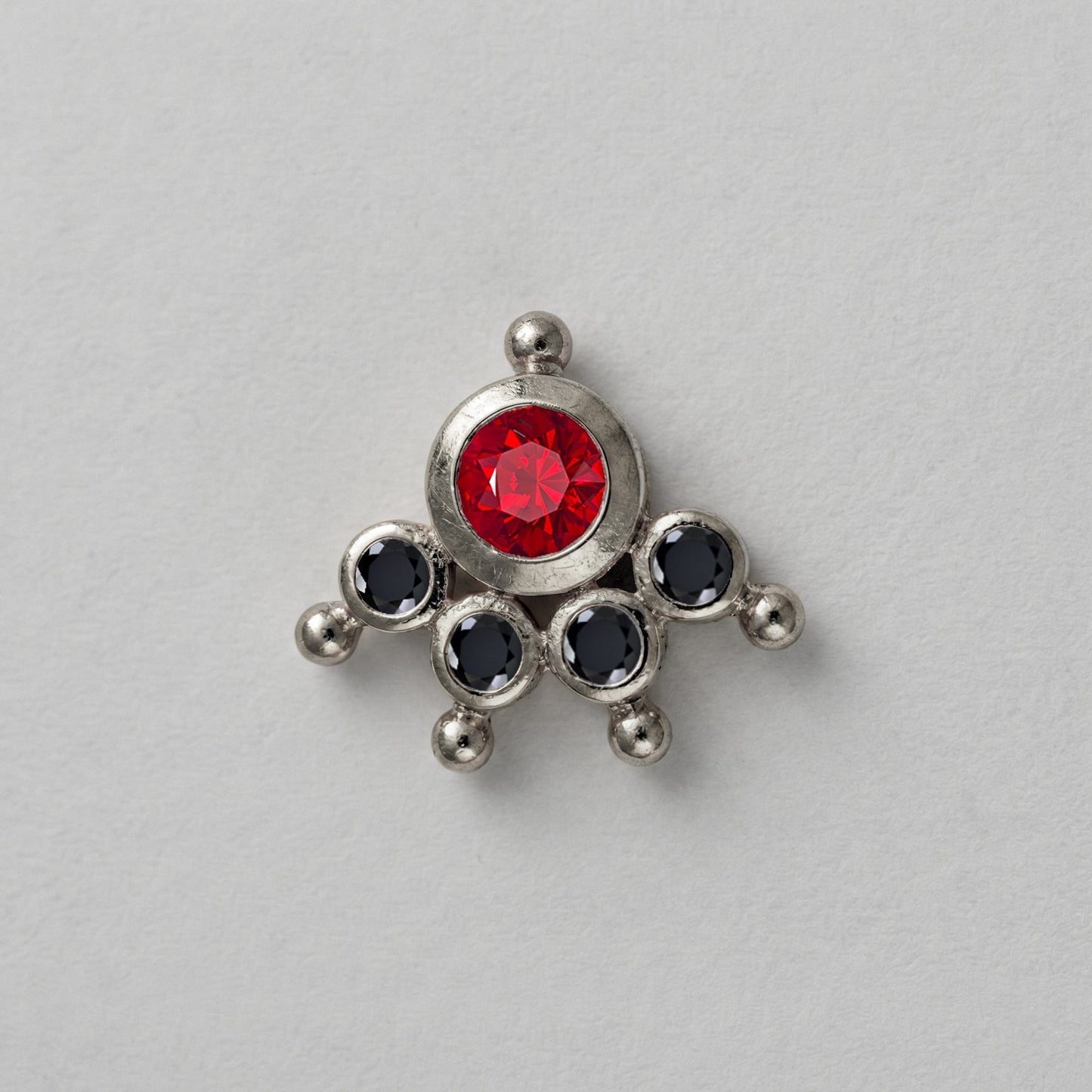 MOOKUTHI RED STONE SILVER NOSEPIN