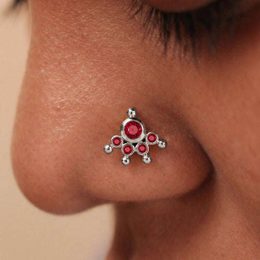 MOOKUTHI RED STONE SILVER NOSEPIN