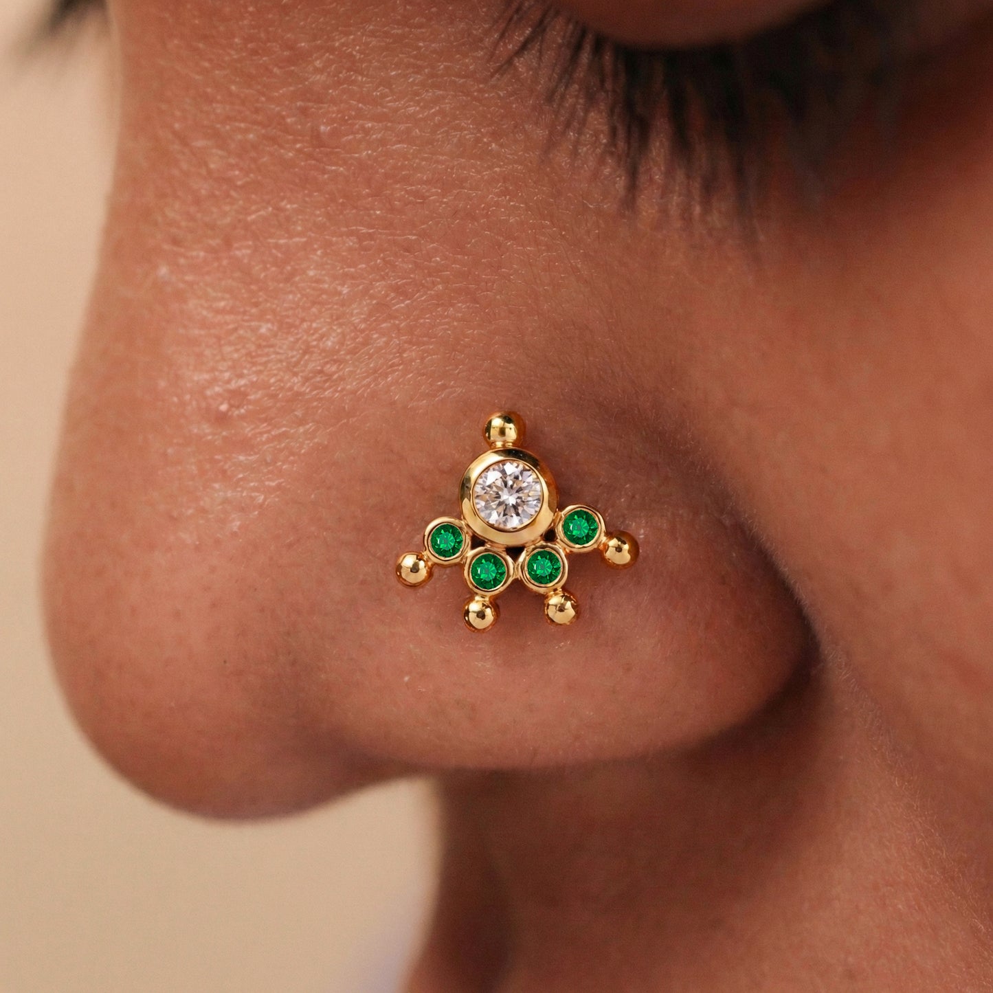 MOOKUTHI WHITE STONE GOLD PLATED NOSEPIN