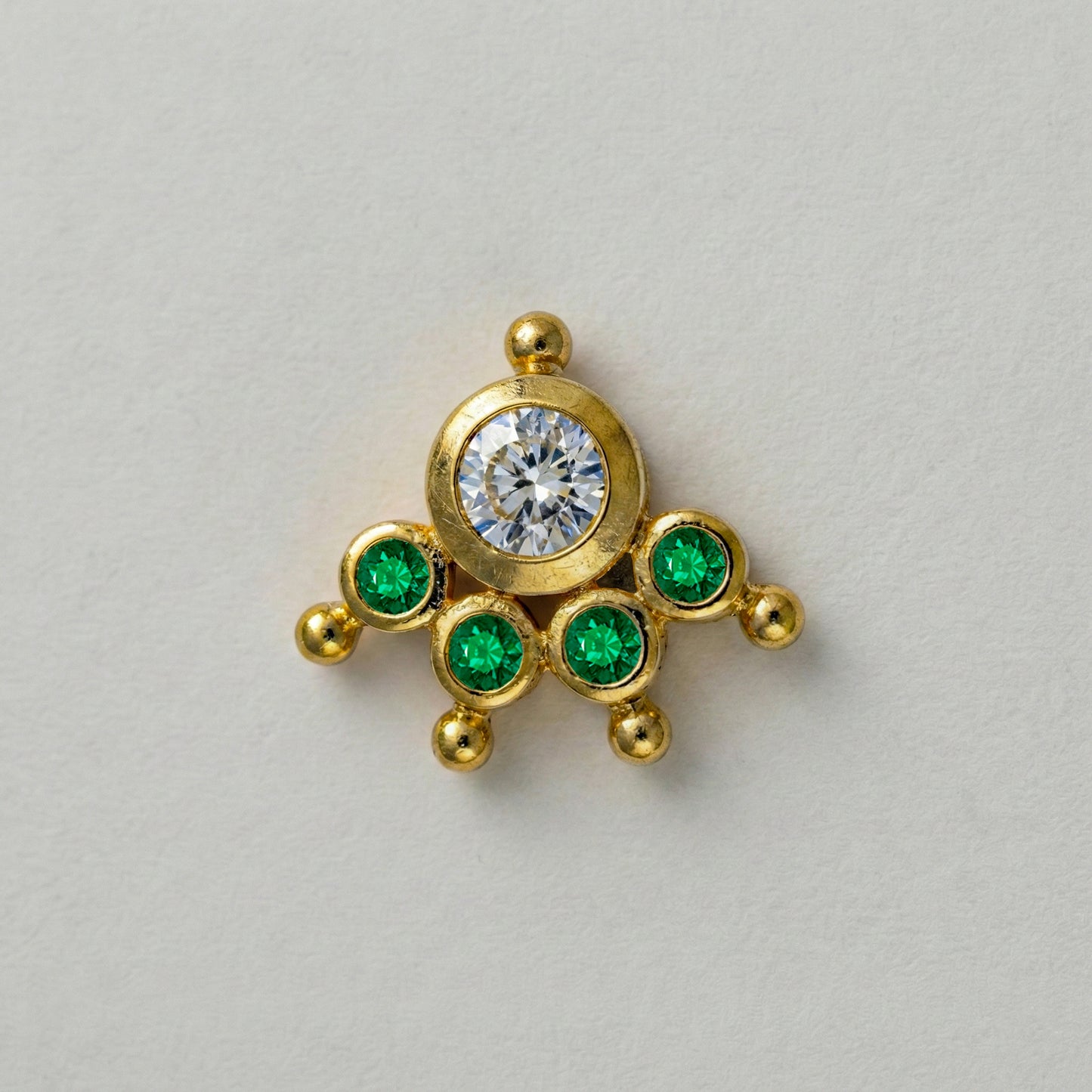 MOOKUTHI WHITE STONE GOLD PLATED NOSEPIN