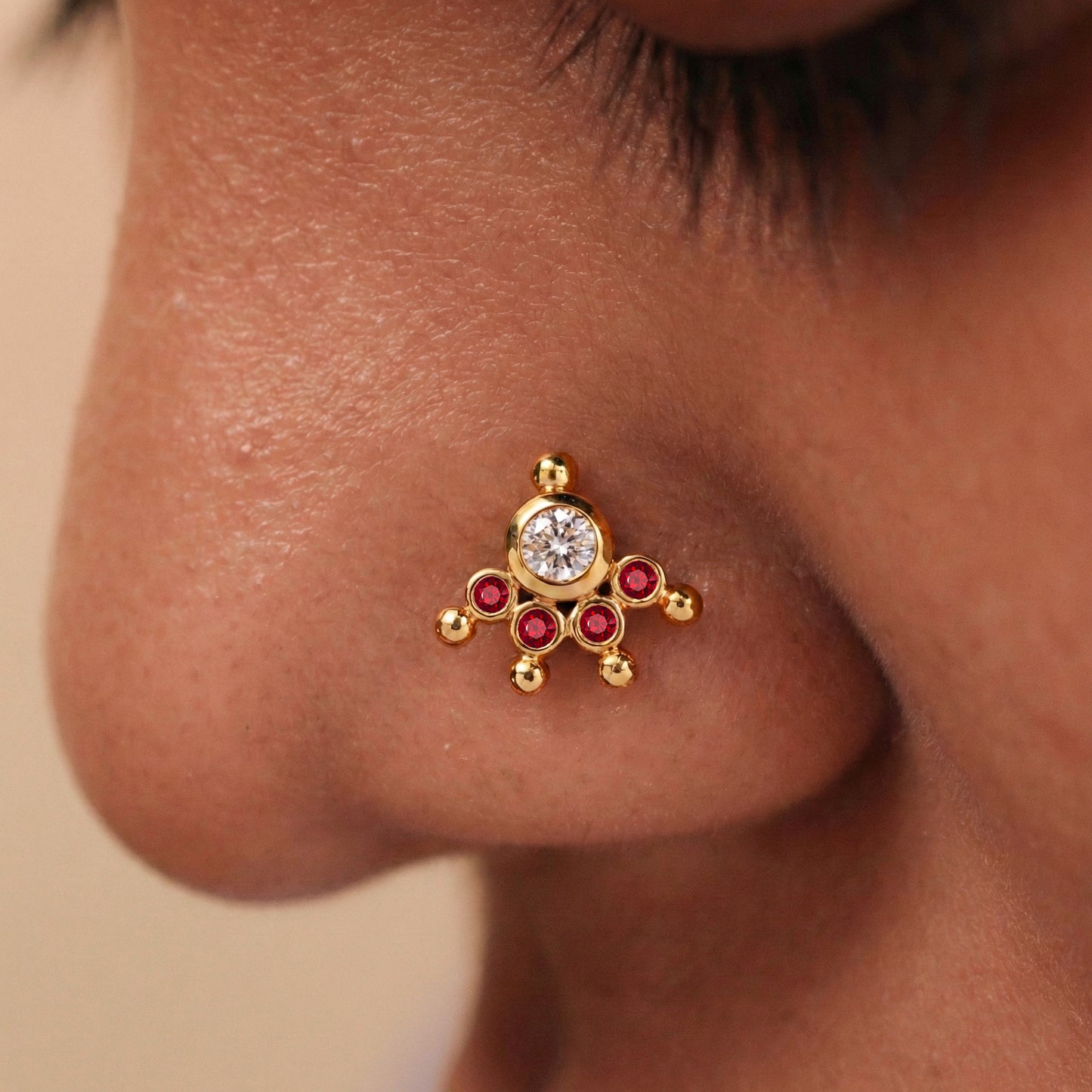 MOOKUTHI WHITE STONE GOLD PLATED NOSEPIN