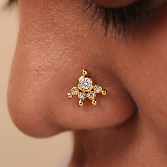 MOOKUTHI WHITE STONE GOLD PLATED NOSEPIN