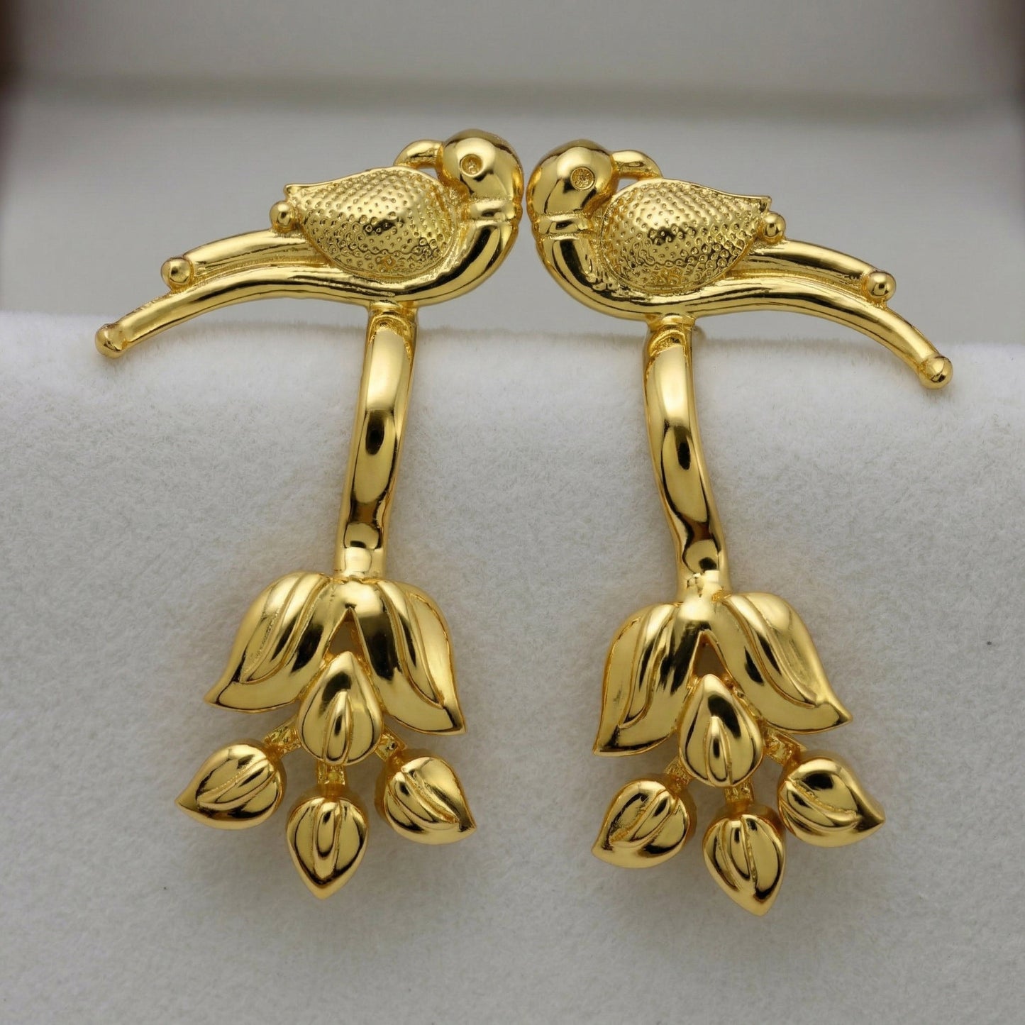 Silver Bugadi Flower Leaf Parrot Top Clipon Gold Design