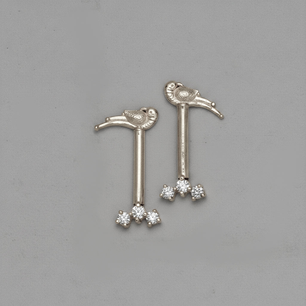 Silver Bugadi 3 Stone Line Parrot Top Diamond Design