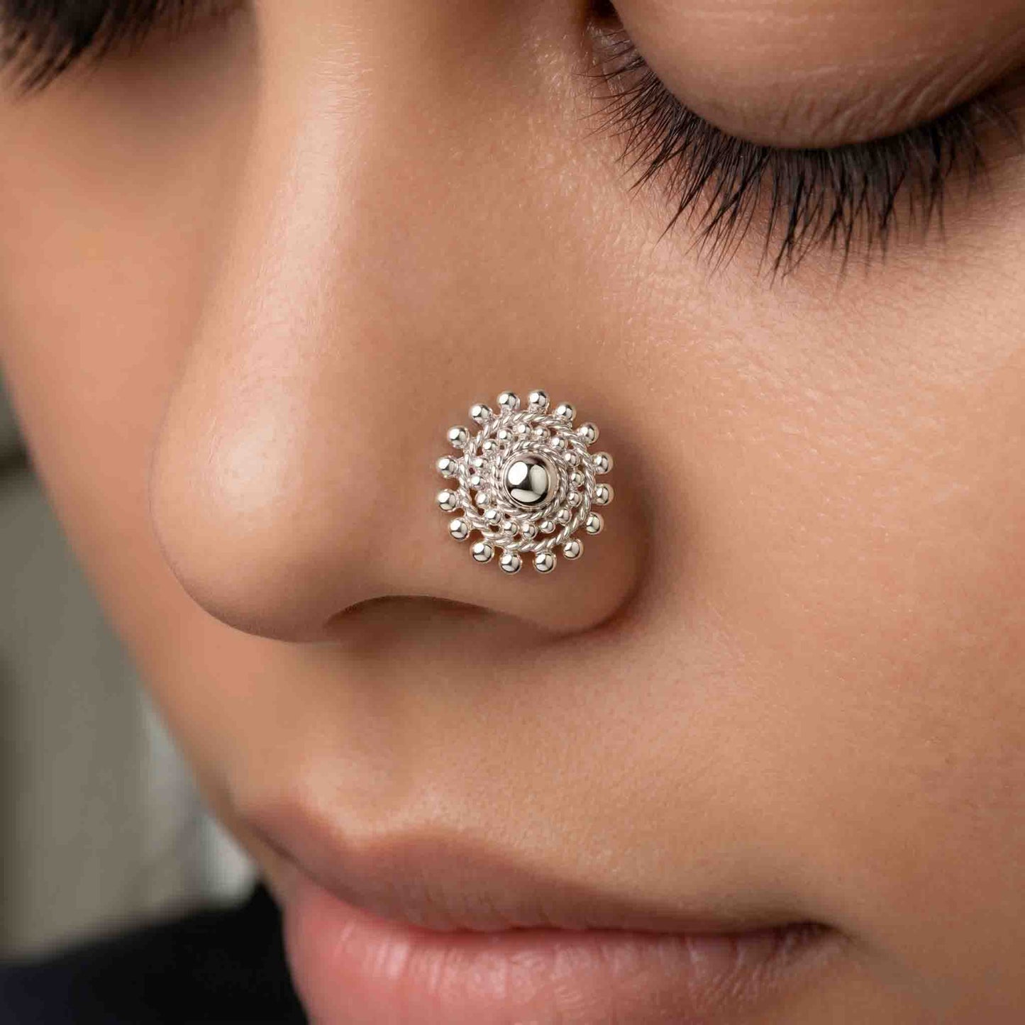 Silver Dhal Nose pin
