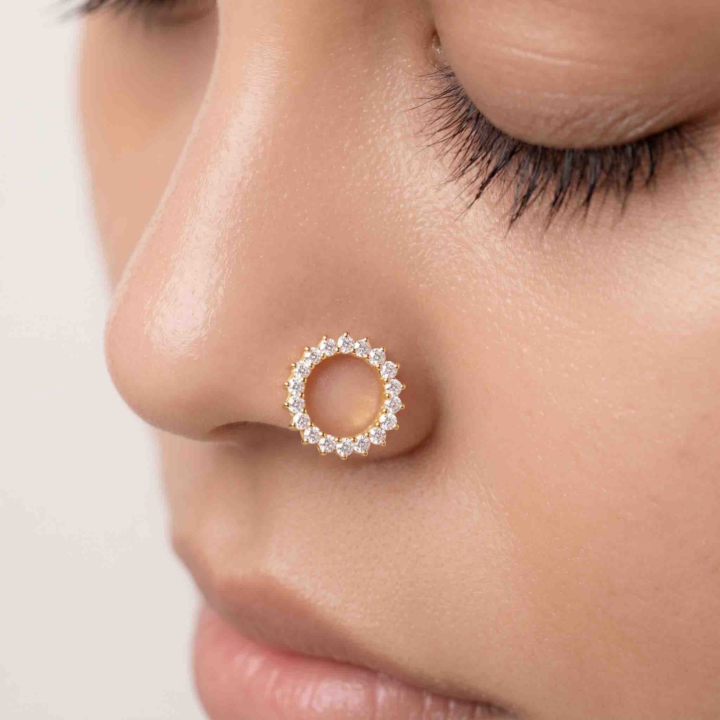 Silver Luna Wheel Nose pin