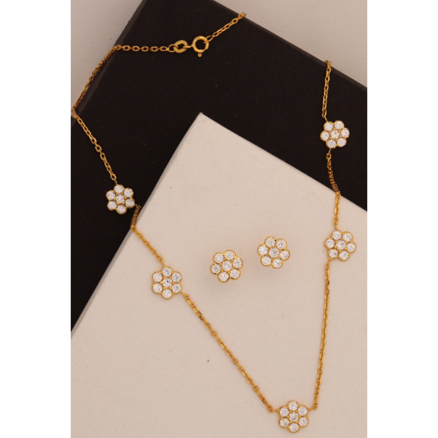 Silver Chain Blossom Diamond Design