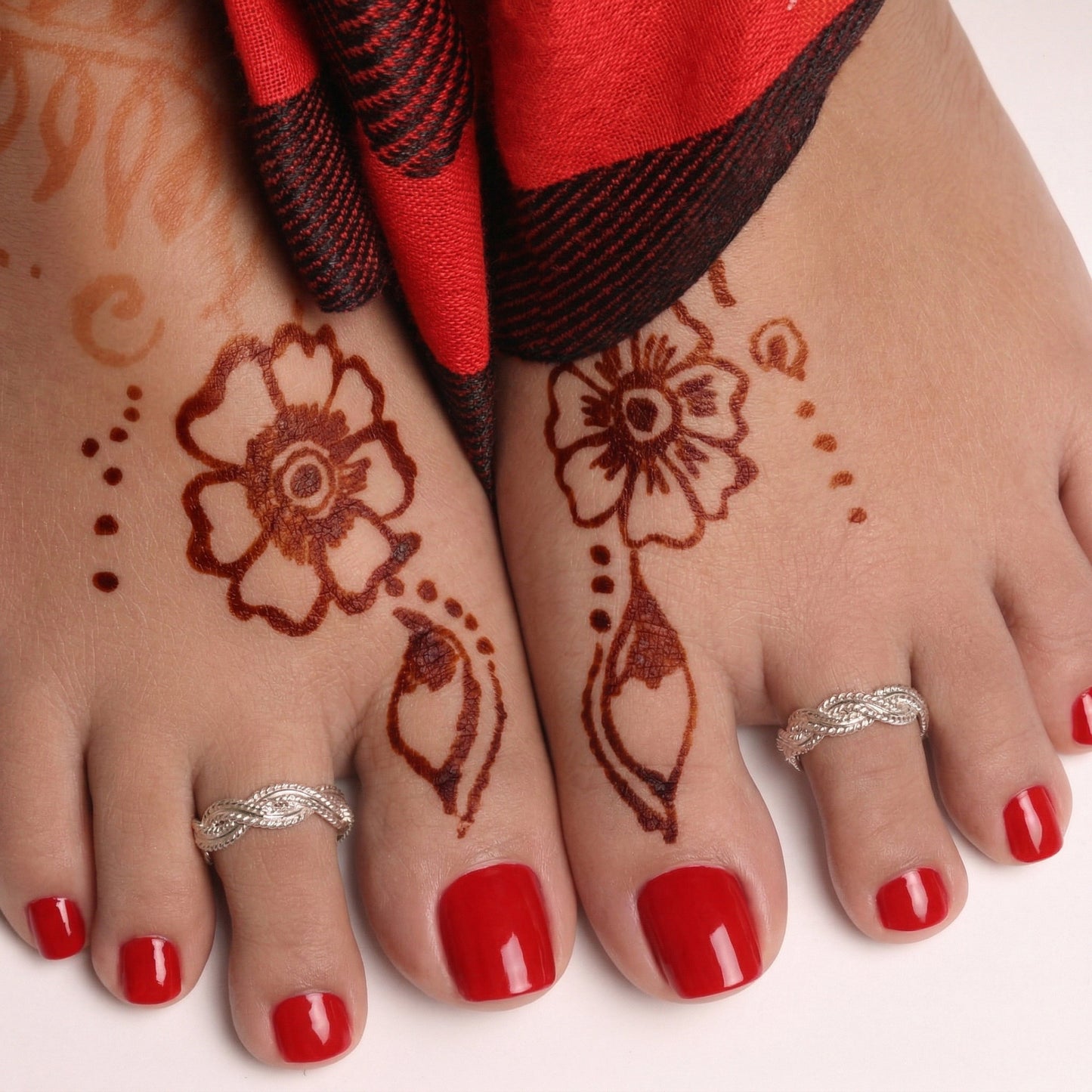 Silver Toe Ring Root Twisted Design