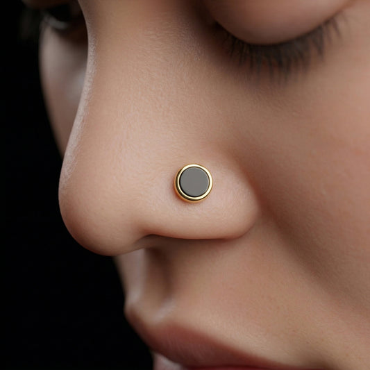 Silver Circle With Black Stone Nosepin