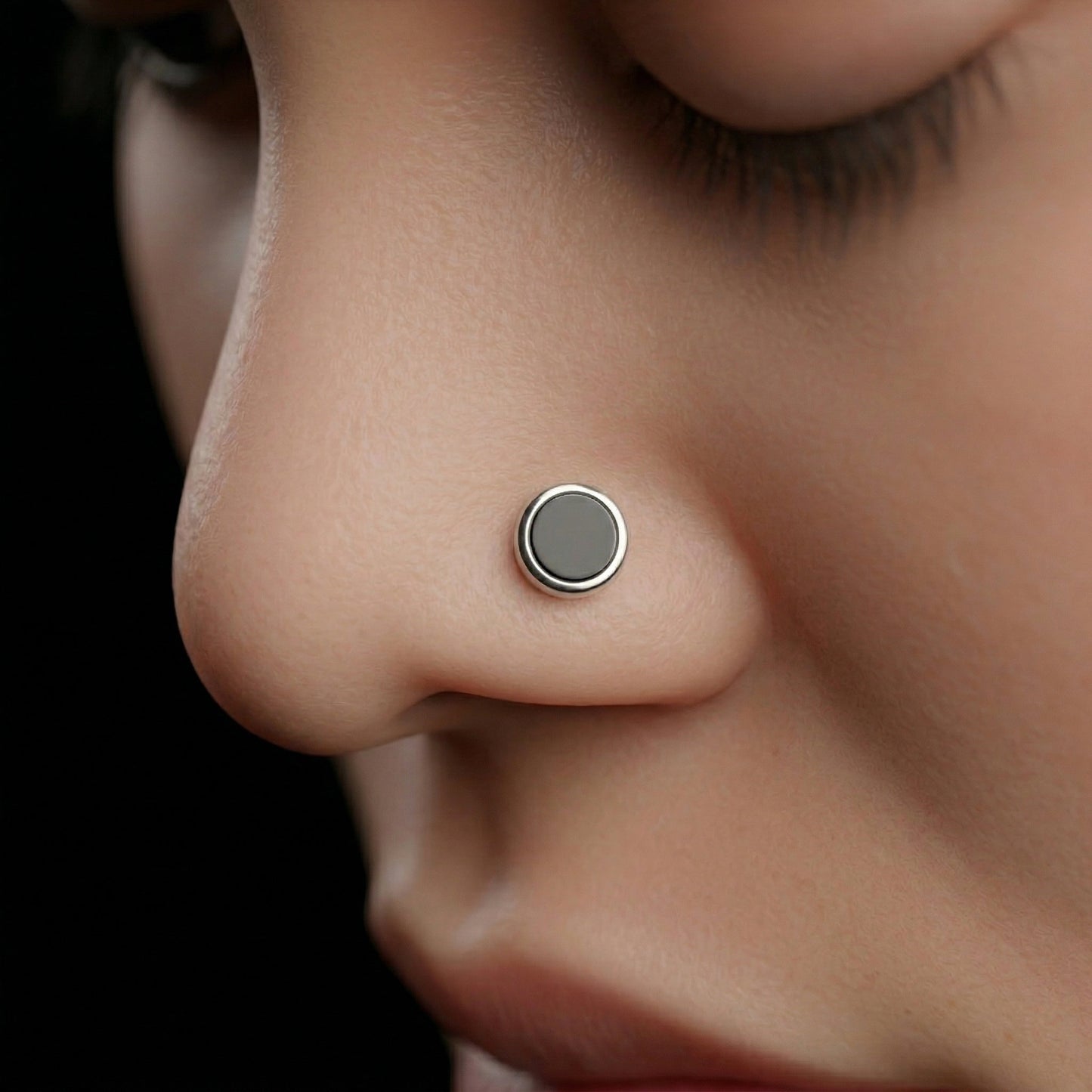 Silver Circle With Black Stone Nosepin