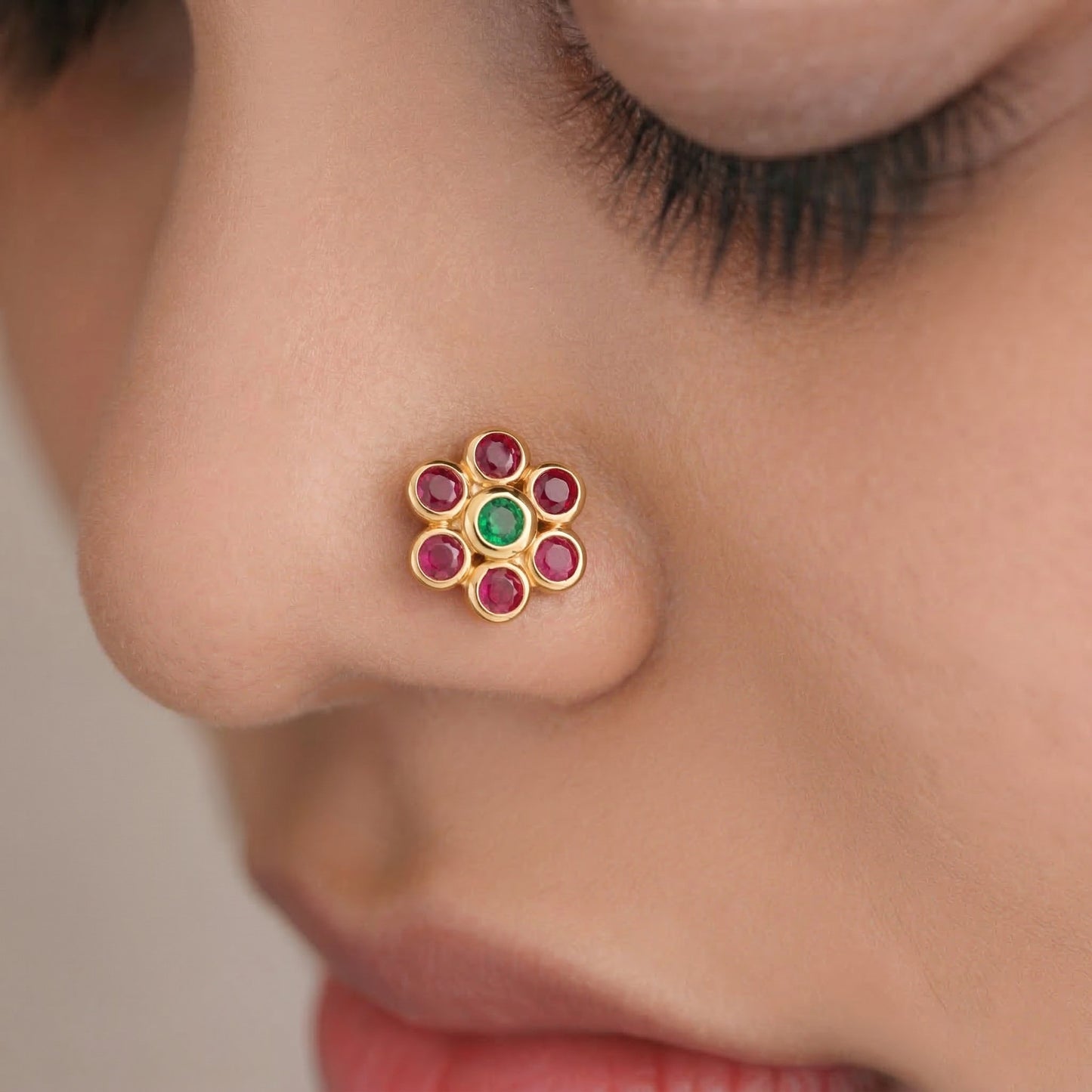 Silver Flower Cluster Nosepin