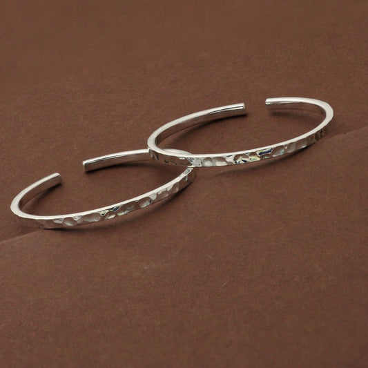 Silver Toe Ring Hammered Design