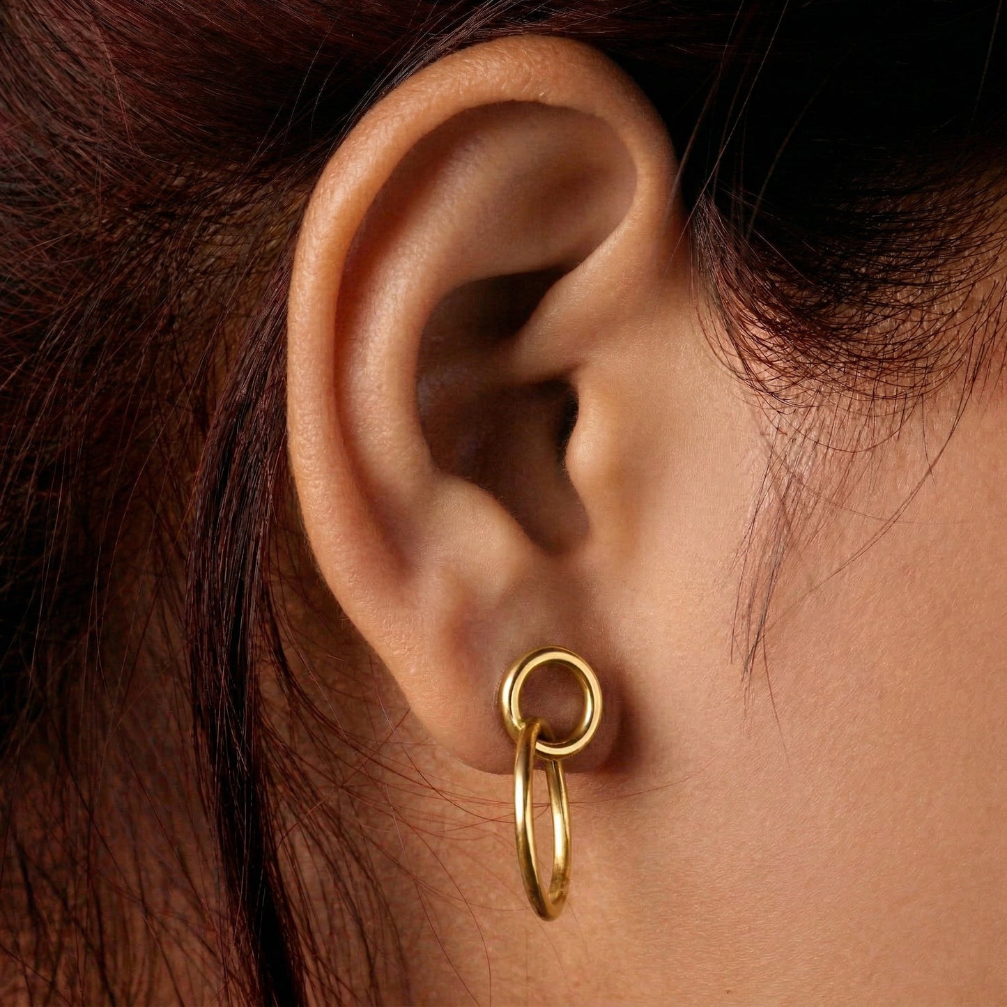 Silver Earring Interlock Circle Stud Design