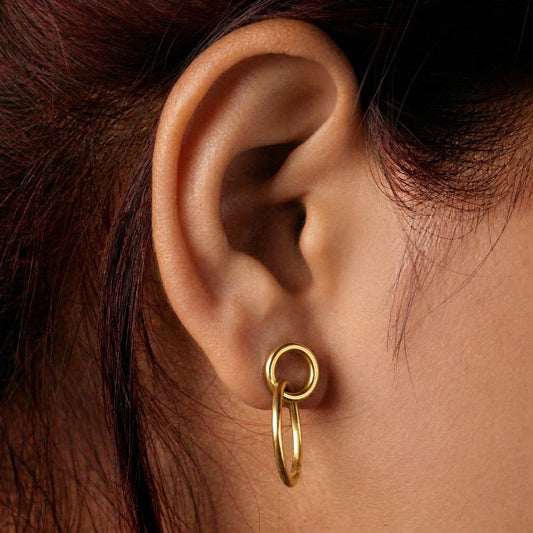 Silver Earring Interlock Circle Stud Design