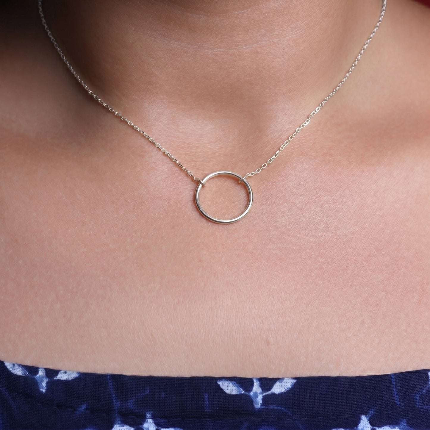 Silver Necklace Chain Circle Design