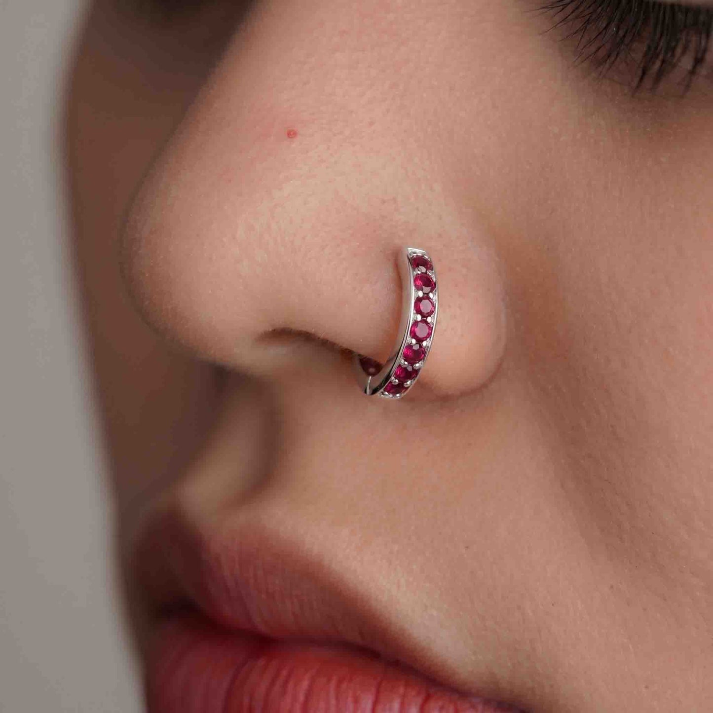 Silver Single Line Stone Set Nosering