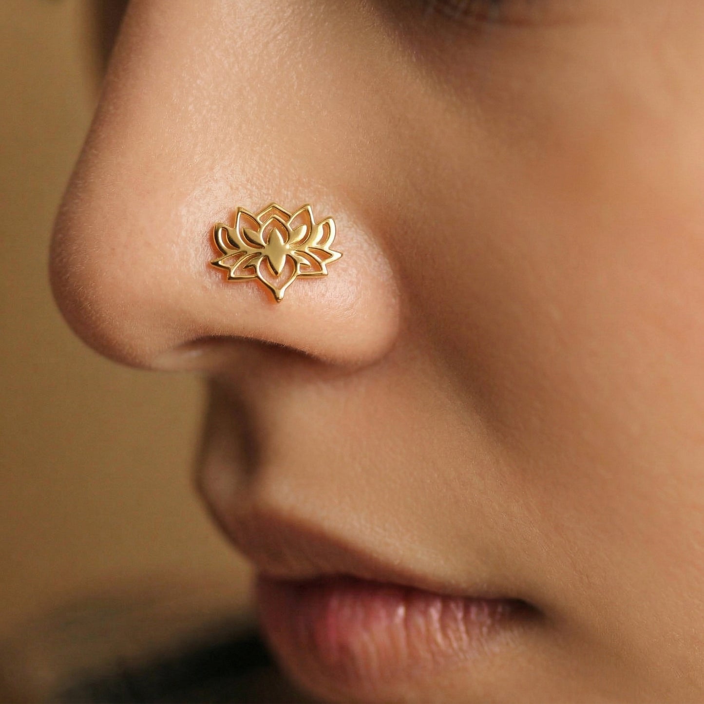 Silver Sacred Lotus Nosepin