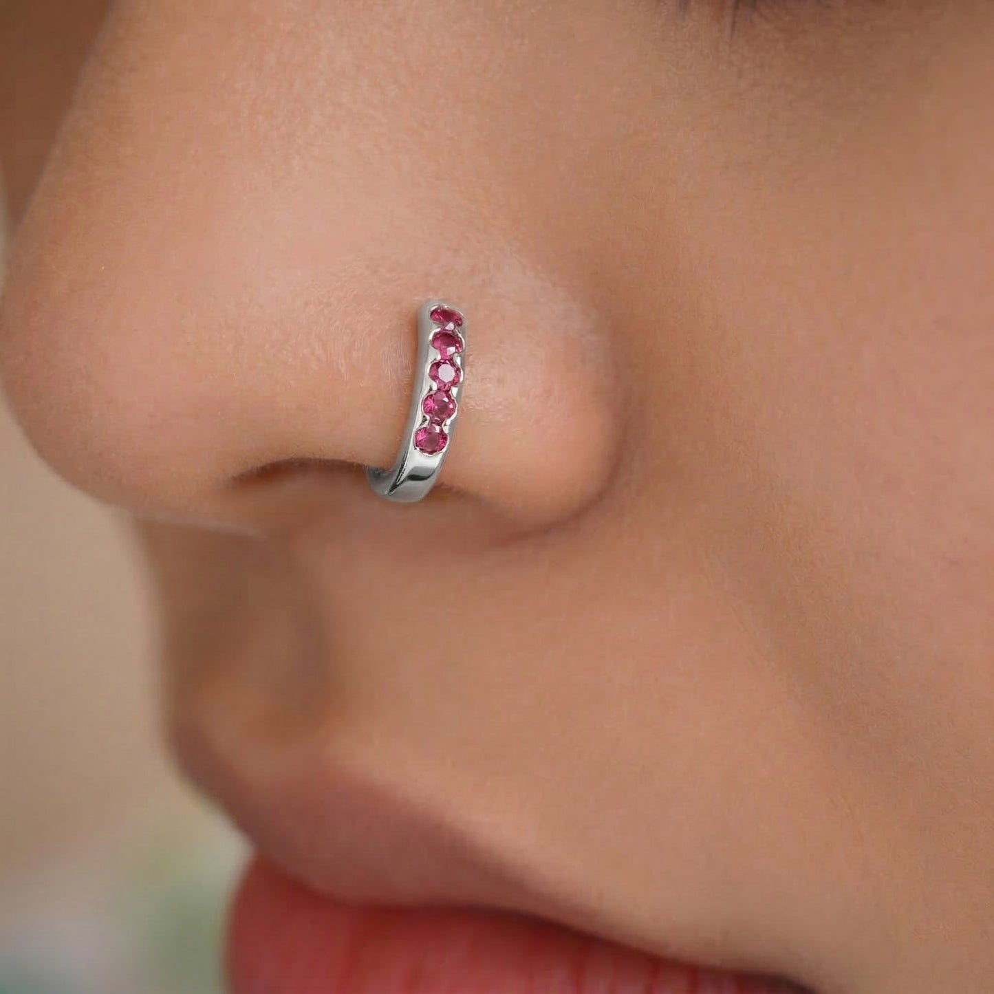 Silver Stone Single Line Nosering