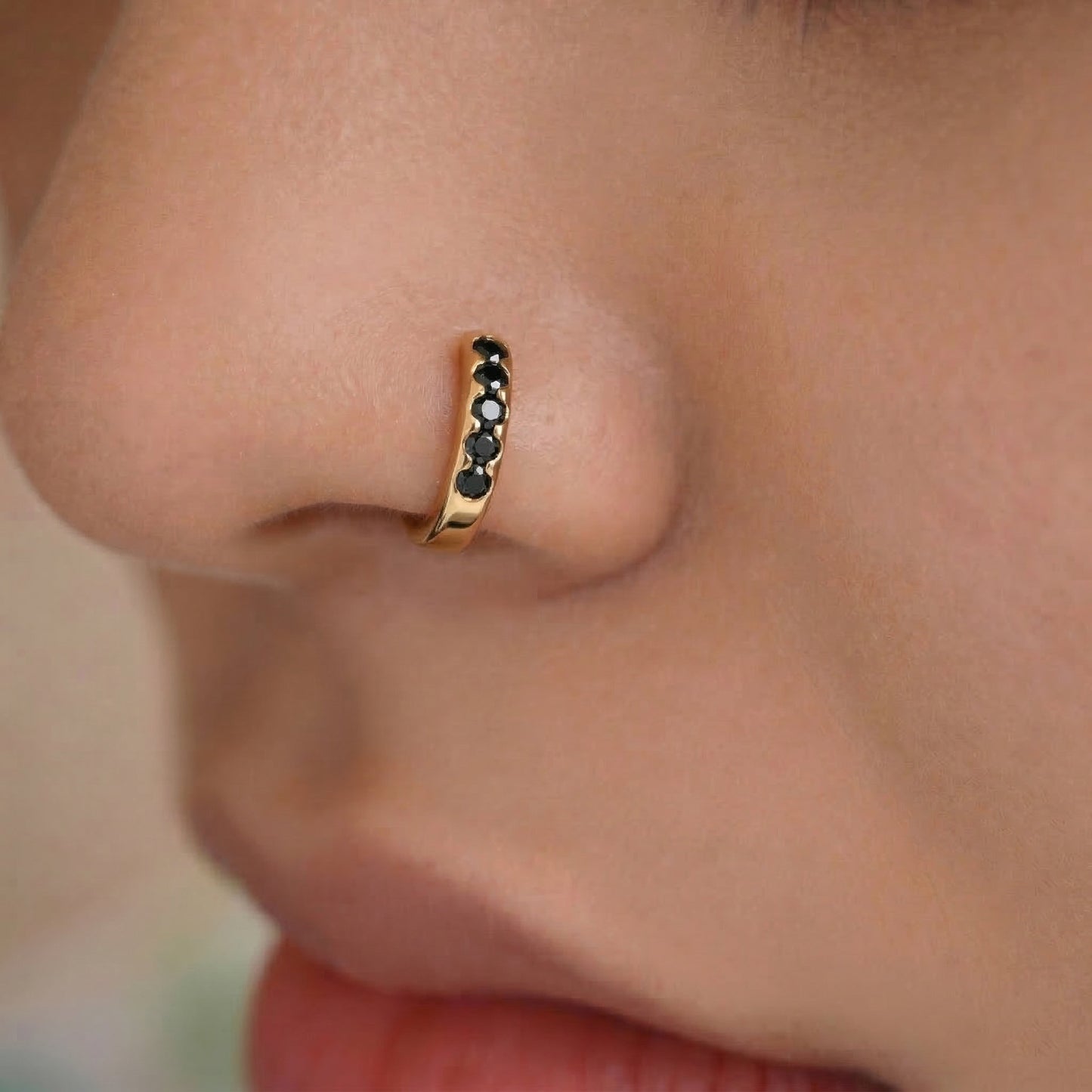 Silver Stone Single Line Nosering