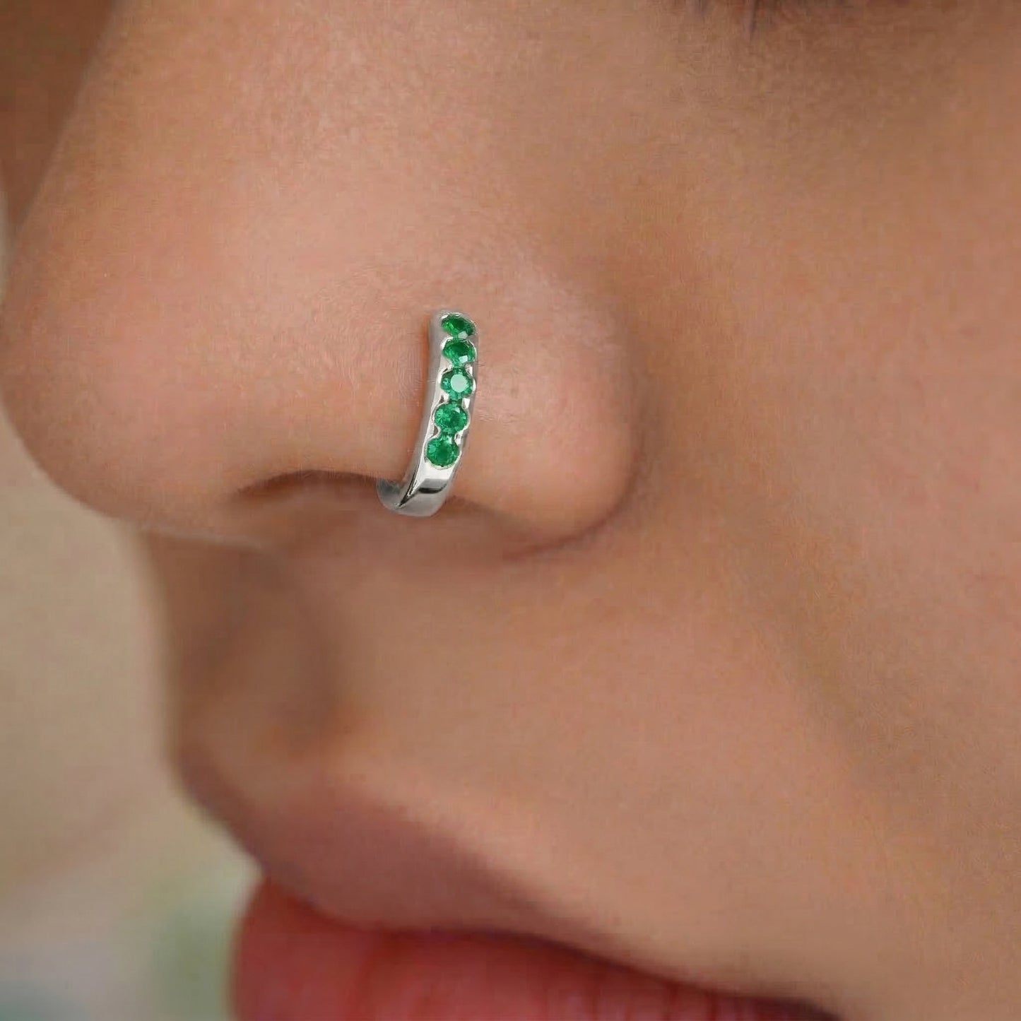 Silver Stone Single Line Nosering
