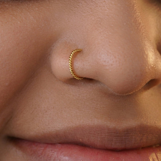 Single Twisted Line Clipon Nosering