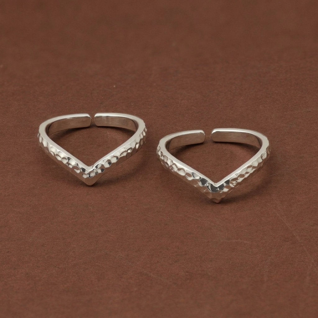 Silver Toe Ring Vanki Hammered Design