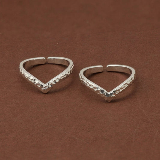 Silver Toe Ring Vanki Hammered Design