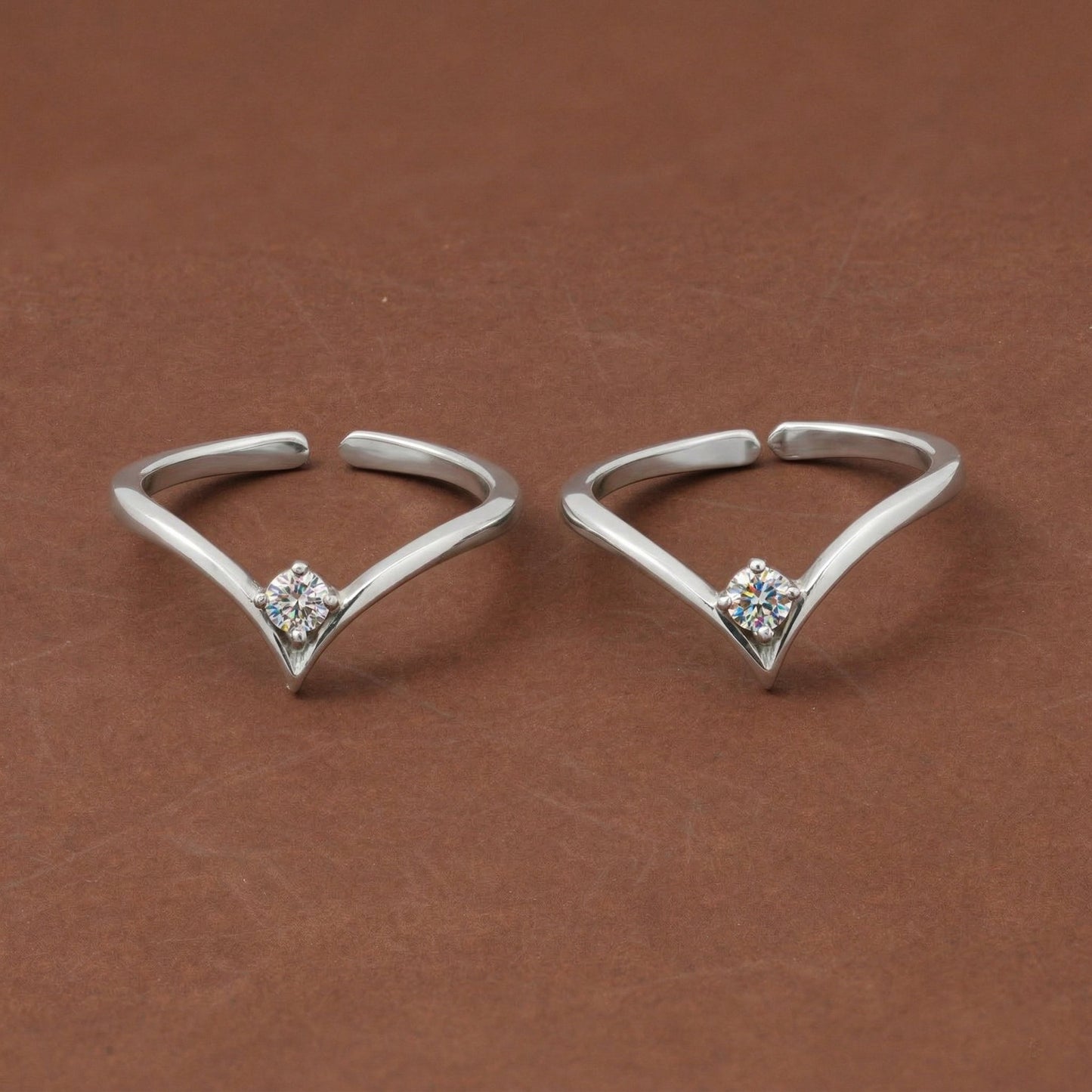 Silver Toe Ring Vanki Stone Diamond Design
